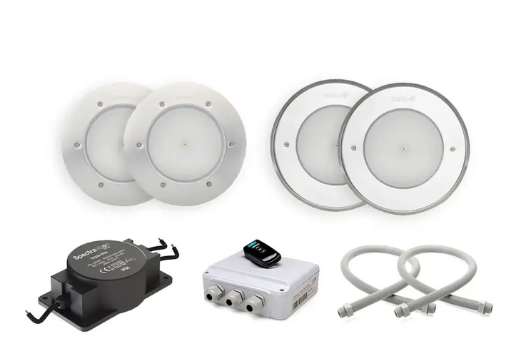 Varje paket innehåller fyra infällda LED-lampor med metallramar