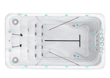 Vit PassionSpa Fitness 1 Swim Spa med vit rektangulär form, blå LED-belysning och svarta inredningsdetaljer