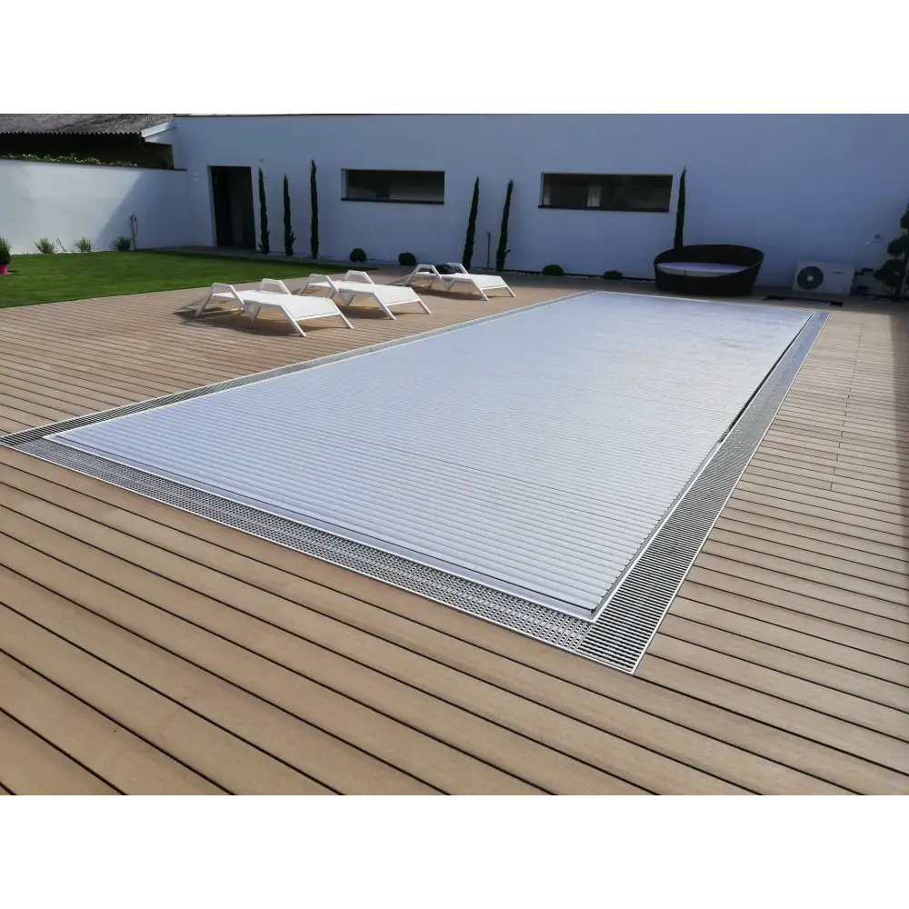 Silvrig metallpoolöverdrag med ribbad textur, förstärkt kant och 60x14mm trim för AquaTop under vatten 800 5m bredd