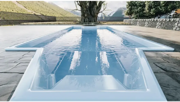 Grenada-glasfiberpool – moderne design, mellemstor model, hvid ramme, lyseblåt vand