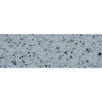 Glasfiberpool Papeete med grå fläckig bänkskiva och klart blått vatten