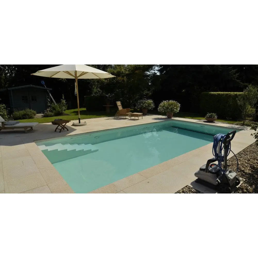 Rektangulär Natura Kiruna Paket pool med turkost vatten och beigekant