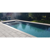 Rektangulärt kantstenspaket 4x8 Natura Modena med klarblått vatten och grå kakelkant