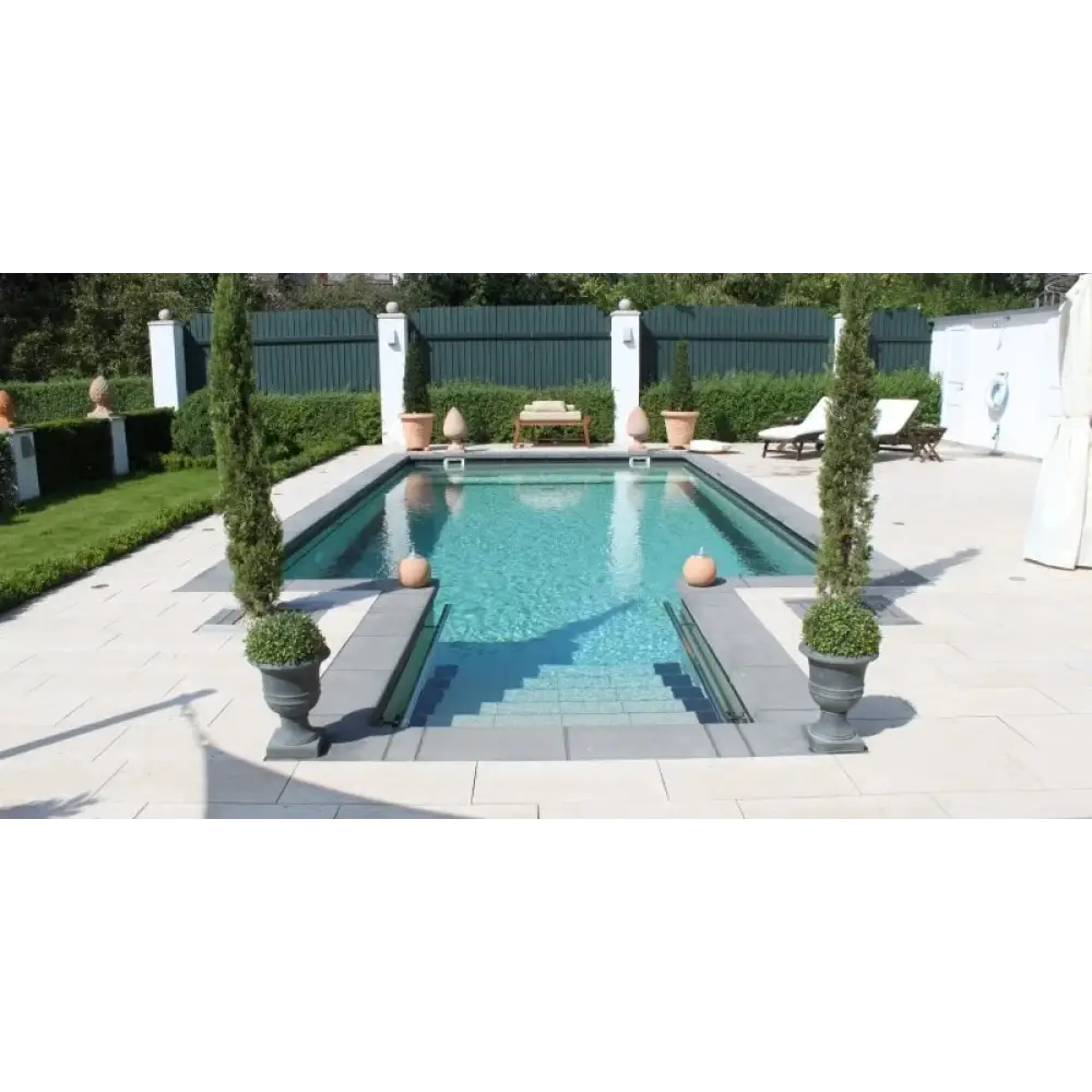 Rustica Athen paket med rektangulär pool i klart blått vatten