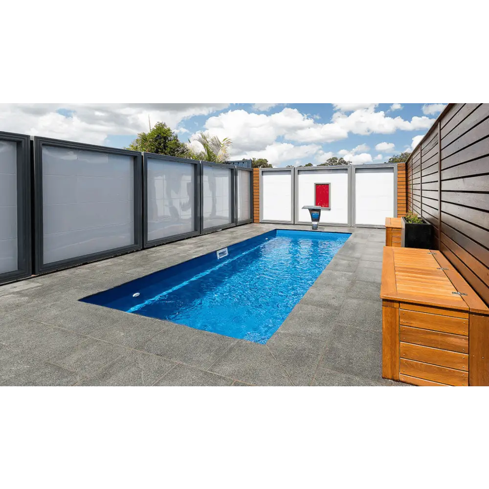 Leisurepools Espirit med slimmad form för trängre utrymmen, rektangulär pool