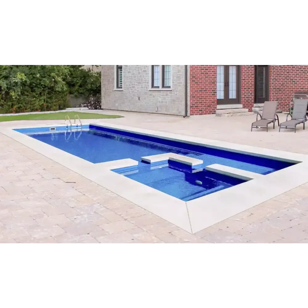 Leisurepools Limitless rektangulär pool för begränsat utrymme, blå vatten