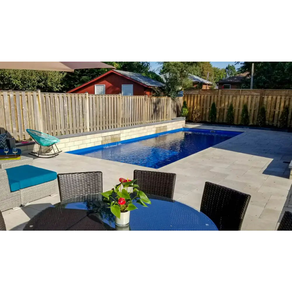 Leisurepools Reflection rektangulär pool med bred simkanal i blått