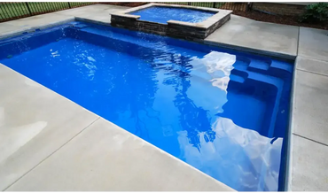 Leisurepools Reflection-pool – rektangulær form, bred svømmebane, spabad