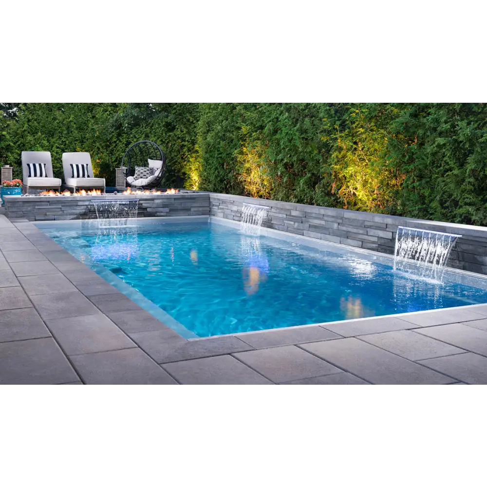 Leisurepools Reflection rektangulär pool med bred simkanal och vattenfall