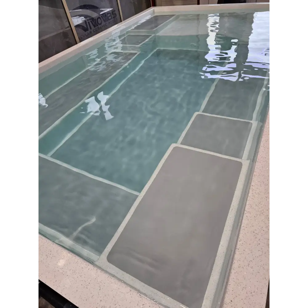 Minipool Wellness pool MIRA390 med transparent akryl och klart vatten
