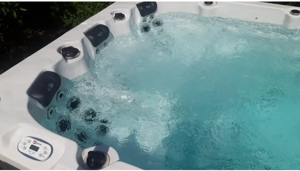 PassionSpa Activity 1-swimspa – Sport Collection, hvid inderside, sorte massagedyser, kontrolpanel