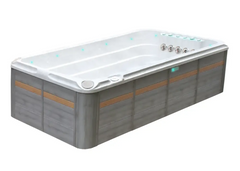 PassionSpa Activity 2 Deep-swimspa – moderne design, hvid inderside, grå træpaneler, lysebrune striber, blå LED-belysning