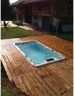 PassionSpa Aquatic 1-swimspa – Sport Collection, blåt vand, træterrasse