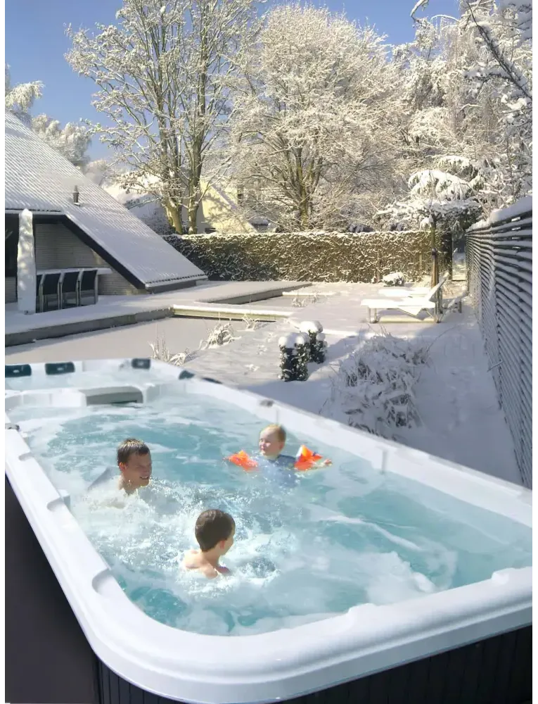 PassionSpa Aquatic 3 Deep-swimspa – hvid og sort, turkisblåt vand, massagedyser