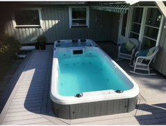 PassionSpa Aquatic 3-swimspa – Sport Collection, hvid og grå, turkisblåt vand, massagedyser