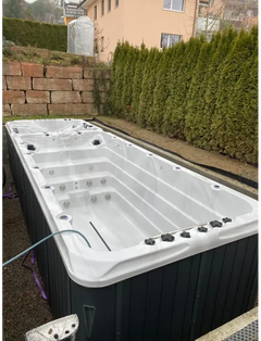 PassionSpa Energy Deep-swimspa – Sport Collection, hvid og sort, massagedyser