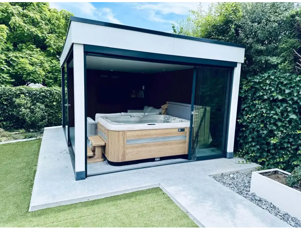 PassionSpa Refresh-spabad – moderne design, glaspavillon til spa