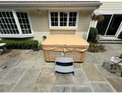 PassionSpa Refresh-spabad – Pure Collection, beige overflade, træpanel, grå trappe