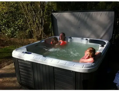 PassionSpa Refresh-spabad – Pure Collection, sølvfarvet og sort, gråt låg