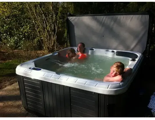 PassionSpa Refresh-spabad – Pure Collection, sølvfarvet og sort, gråt låg