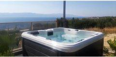 PassionSpa Refresh-spabad – Pure Collection, hvid og sort, massagedyser, kontrolpanel