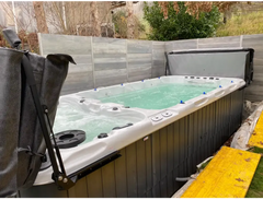 PassionSpa Spirit Deep-swimspa – hvid og sort, turkisblåt vand, massagedyser