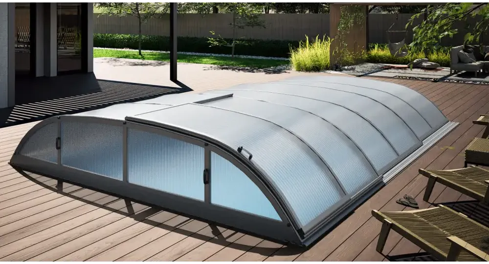 Pooltak Dallas 3×6 med modern valvbåge, genomskinliga paneler och mörkgrå metallram