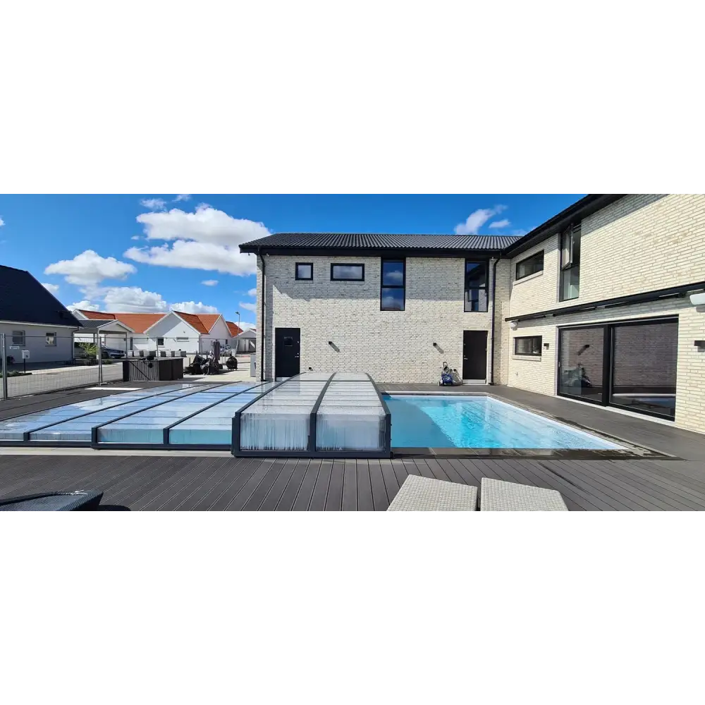 Modern Pooltaket Icon i klarplast antracit med beige tegelhus