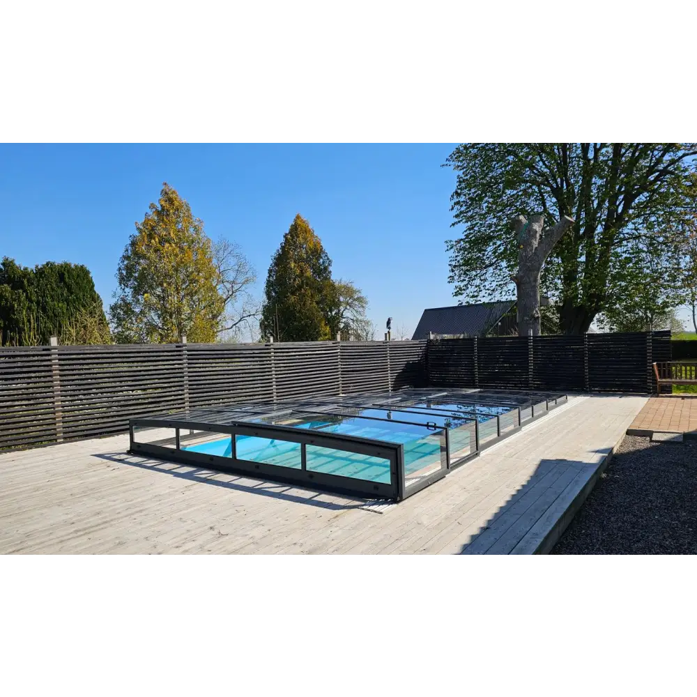 Pooltak Icon Kit för modern inomhuspool med glasöverdrag