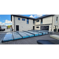 Modern glashägnad pool med pooltak icon kit i glas med svart ram