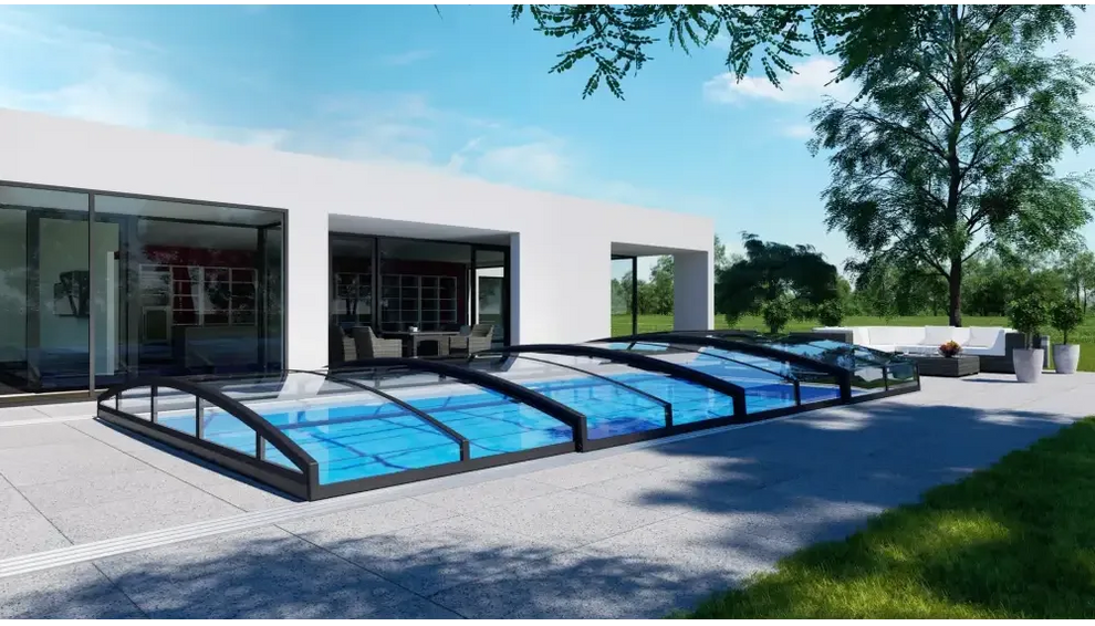Modern Pooltak Infinity med starka profiler och glasdesign