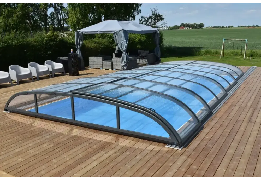 Modern bågad pooltäckning för Pooltak Nivo Kit 1060B med glas och grå ram