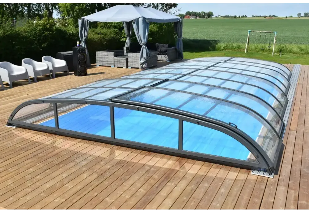 Bågad pooltäckning i glas med svart ram för Pooltak Nivo Kit 1060B