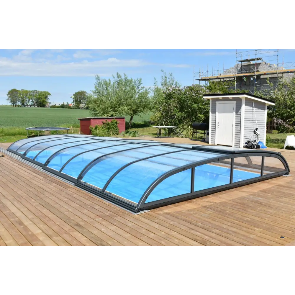 Blått glas pooltak Nivo Kit 650B med svart ram och transparenta paneler