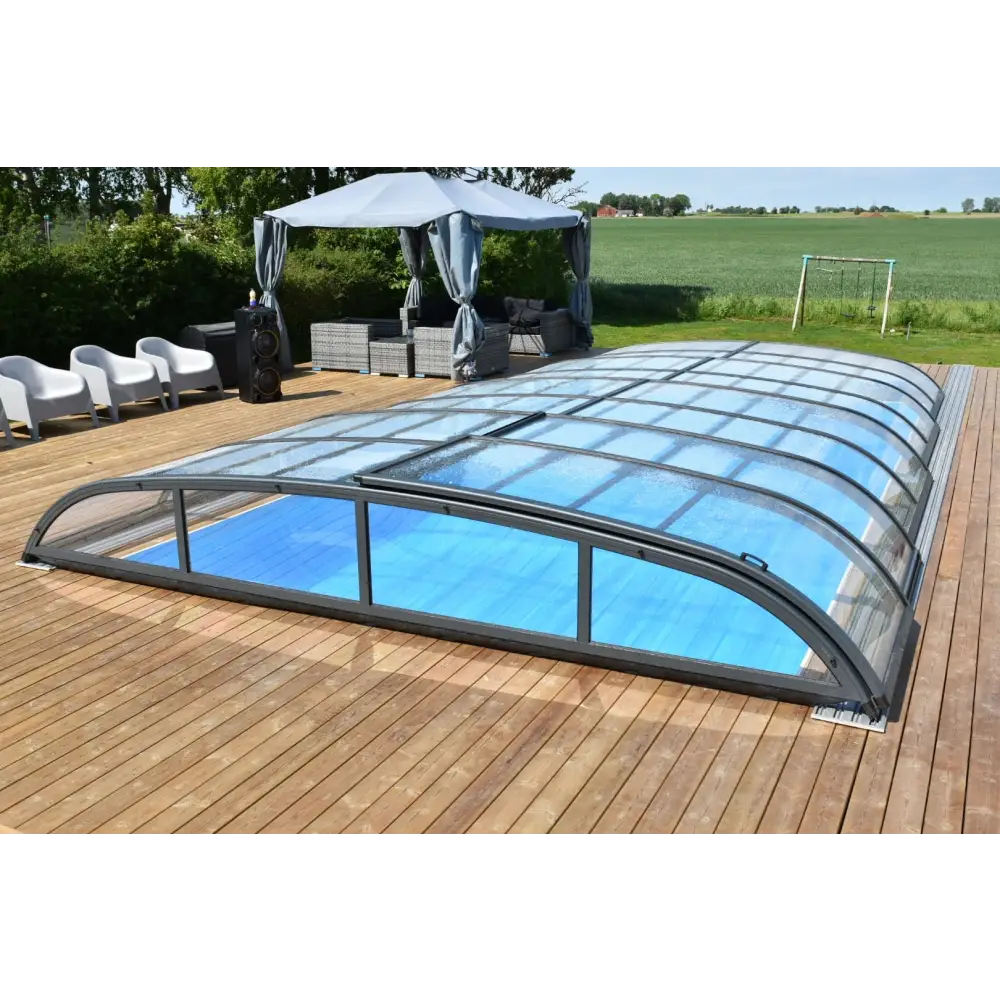 Modern pooltak Nivo Kit 650B med kurvat glas och svart ram för pooler