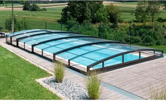 Moderne Special-pooltag – antracitprofiler i RAL7016, buede klare paneler, sort ramme