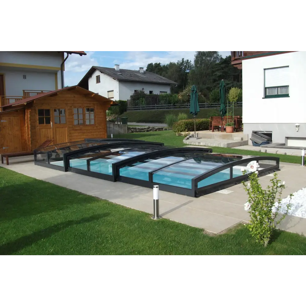 Pooltak special med böjd glasdesign och svart ram för pool 4x10