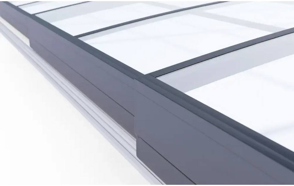 Funktionellt pooltak Sydney med grå aluminiumramad takpanel