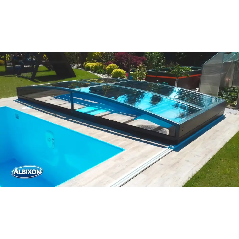 Elegant pooltak Sydney 3x5 i transparent glas med modern svart metall och kurvig design