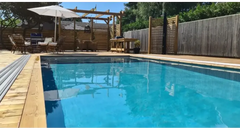 Pooltime Exclusive-pool, 12 mm – rektangulær form, turkisblåt vand, trækanter