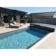 Pooltime Exclusive PP-pool, 12 mm – 2,6 x 6 x 1,5 m, rektangulær form, klart blåt vand, sorte flisekanter, køb pool og pooltag