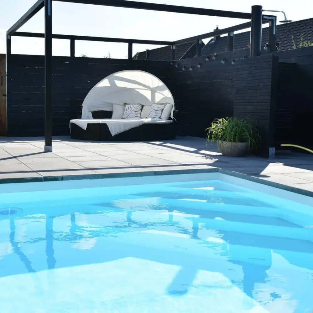 Pooltime Exclusive-pool, 12 mm – rund daybed i sort og hvid, buet baldakin