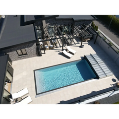 Pooltime Exclusive PP-pool, 12 mm – 2,6 x 6 x 1,5 m, rektangulær form, klart blåt vand, mørkegrå fliser, udendørs, pooltag, køb en pool