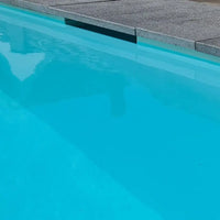 Klar turkos poolvatten i Exklusiv 12mm PP pool, stabil genomfärgad