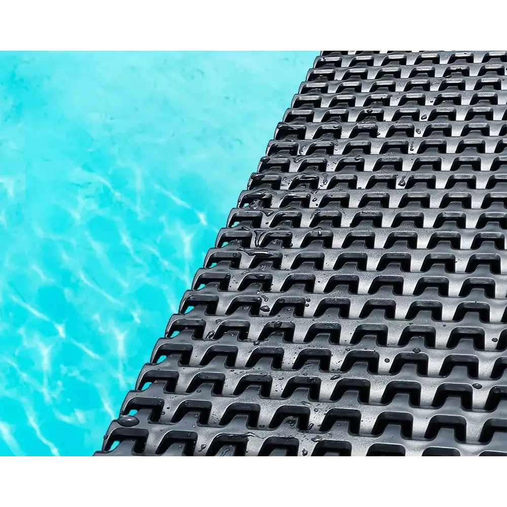 Svart texturerad poolmatta ThermoPP Poolpaket Qbig Overflow med rektangulära spår